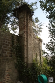 Particolare del portale della Villa Valdambrini (2008)