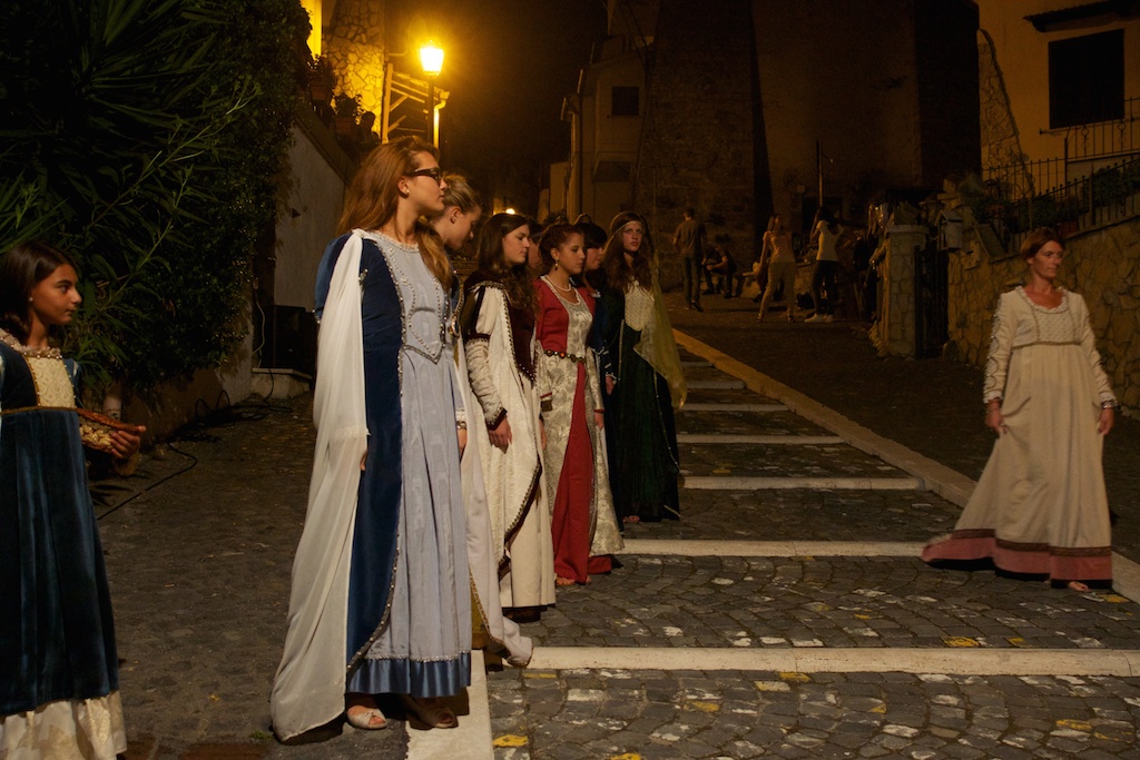 Prove della sfilata sulle scalette sl borgo