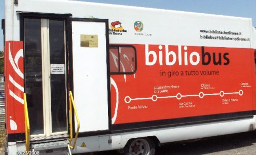 Bibliobus, cartelli stradali ed altre amenità