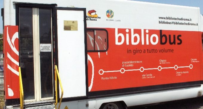 Bibliobus, cartelli stradali ed altre amenità