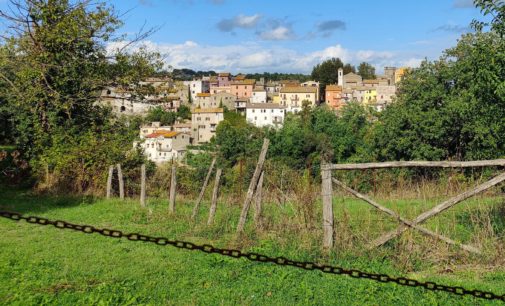 Il Borgo di Cesano parzialmente incatenato